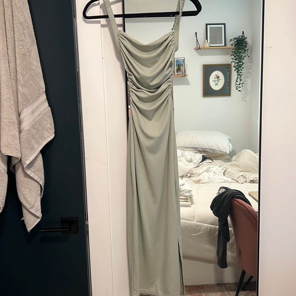 Princess Polly Lainey Midi Dress (Sage) size US 4 never worn witg tags